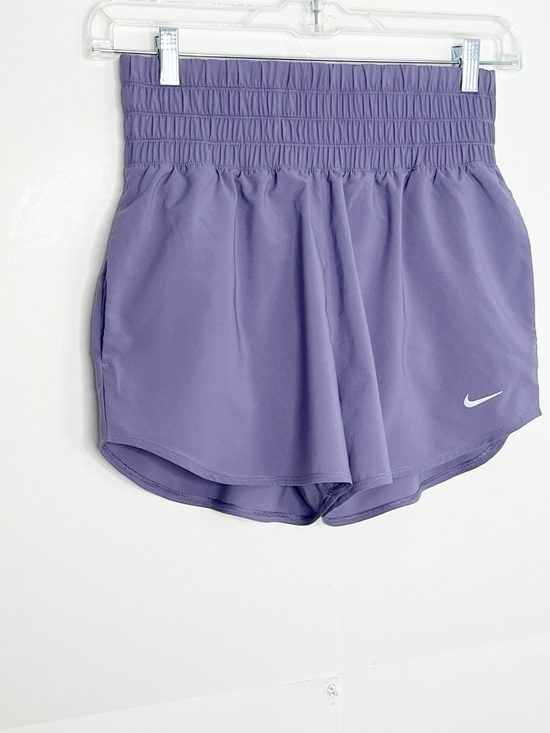 Nike Womens Dri-Fit Shorts Size Medium - Picture 2 of 5